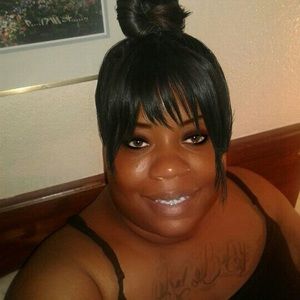 Meet your Posher, Symona